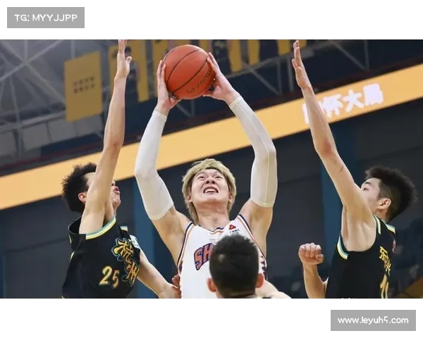 同曦连败求变,新外援汉兹首秀32分12助攻